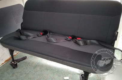 откидное сиденье NV200 ремни, изменение угла наклона спинки